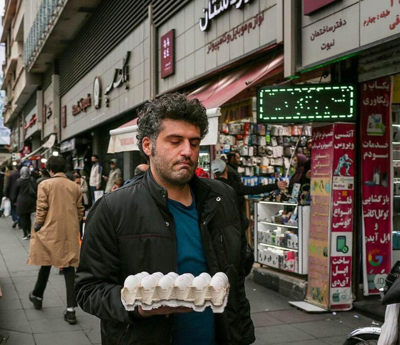 اقتصاد بحران‌زده ایران چه مدت می‌تواند در برابر جنگ و محاصره دریایی دوام بیاورد؟
