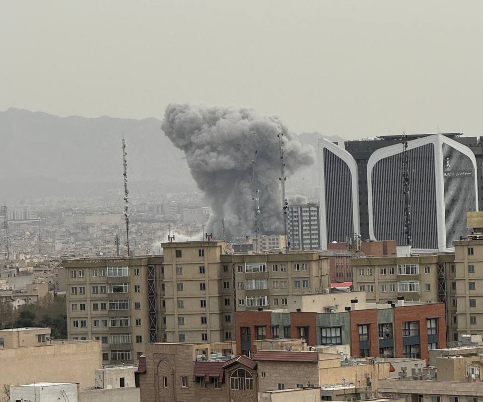 نگرانی ایرانیان از شنیدن خبر مذاکرات؛ «خاتمه جنگ بدون سقوط جمهوری اسلامی فاجعه است»