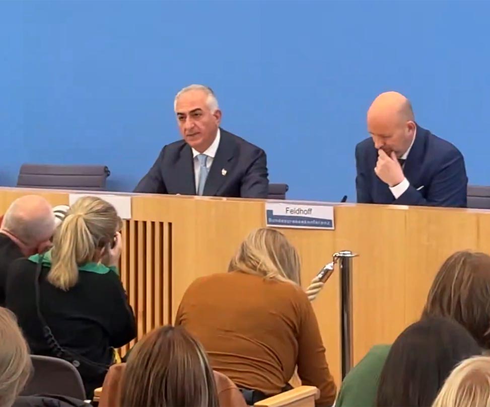 شاهزاده رضا پهلوی در برلین: برای رژیم طناب نجات نیندازید، بابت ۴۷ سال مماشات شرمسار باشید