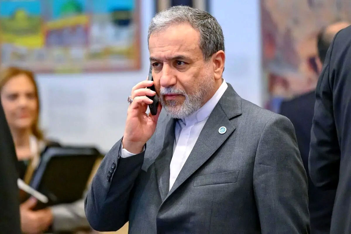 سرنگونی چند پهپاد انتحاری ایران در تنگه هرمز؛ عراقچی: در چند روز آینده تفاهم‌نامه با آمریکا را امضا می‌کنیم