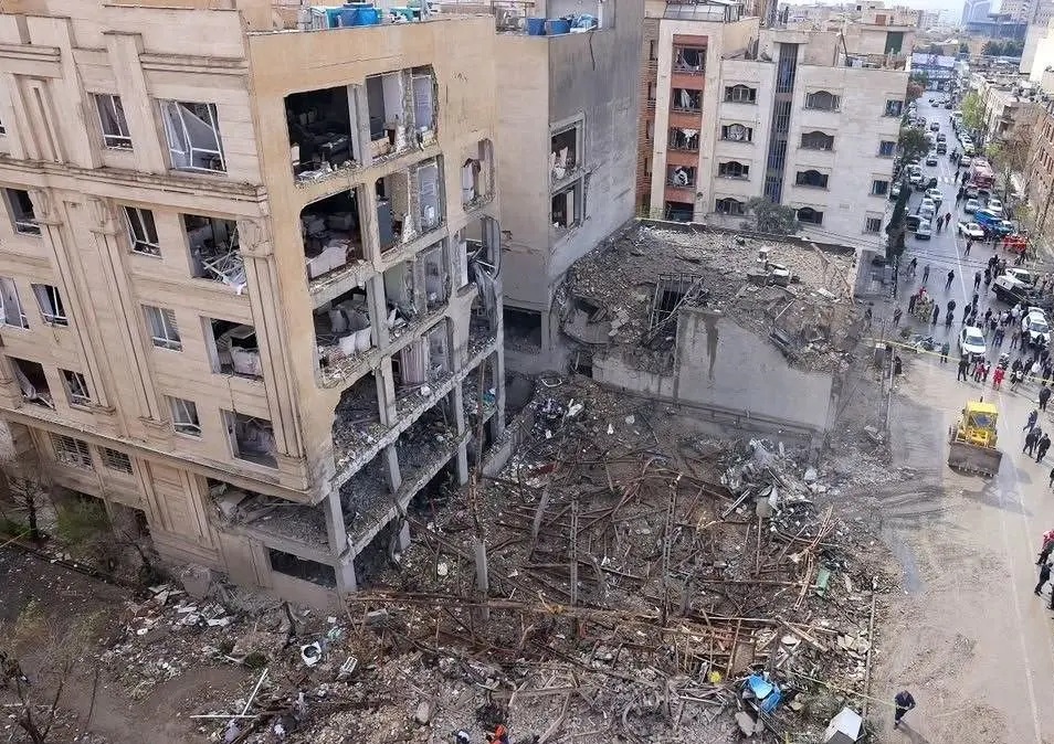 ایران در سایه آتش‌بس موقت؛ هزاران خانه‌ ویران در صف طولانی بازسازی