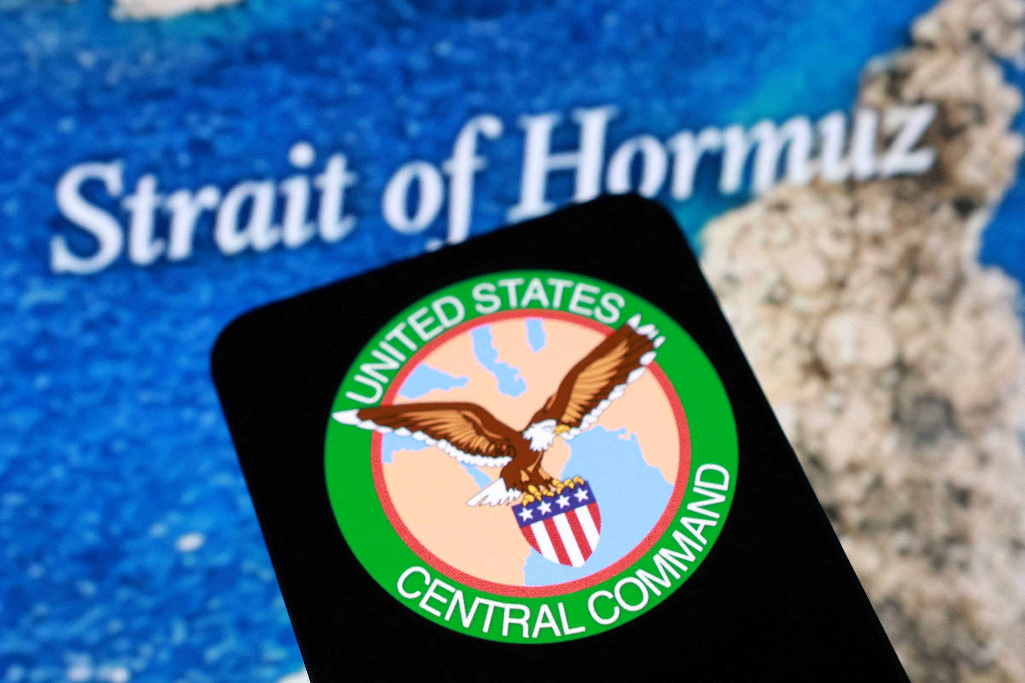 بازگشایی تنگه هرمز؛ ترامپ: محاصره دریایی ایران تا تکمیل معامله با تهران ادامه خواهد یافت