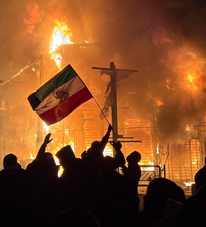 سالی که با انقلاب ملی شیر و خورشید در تاریخ ایران ثبت شد