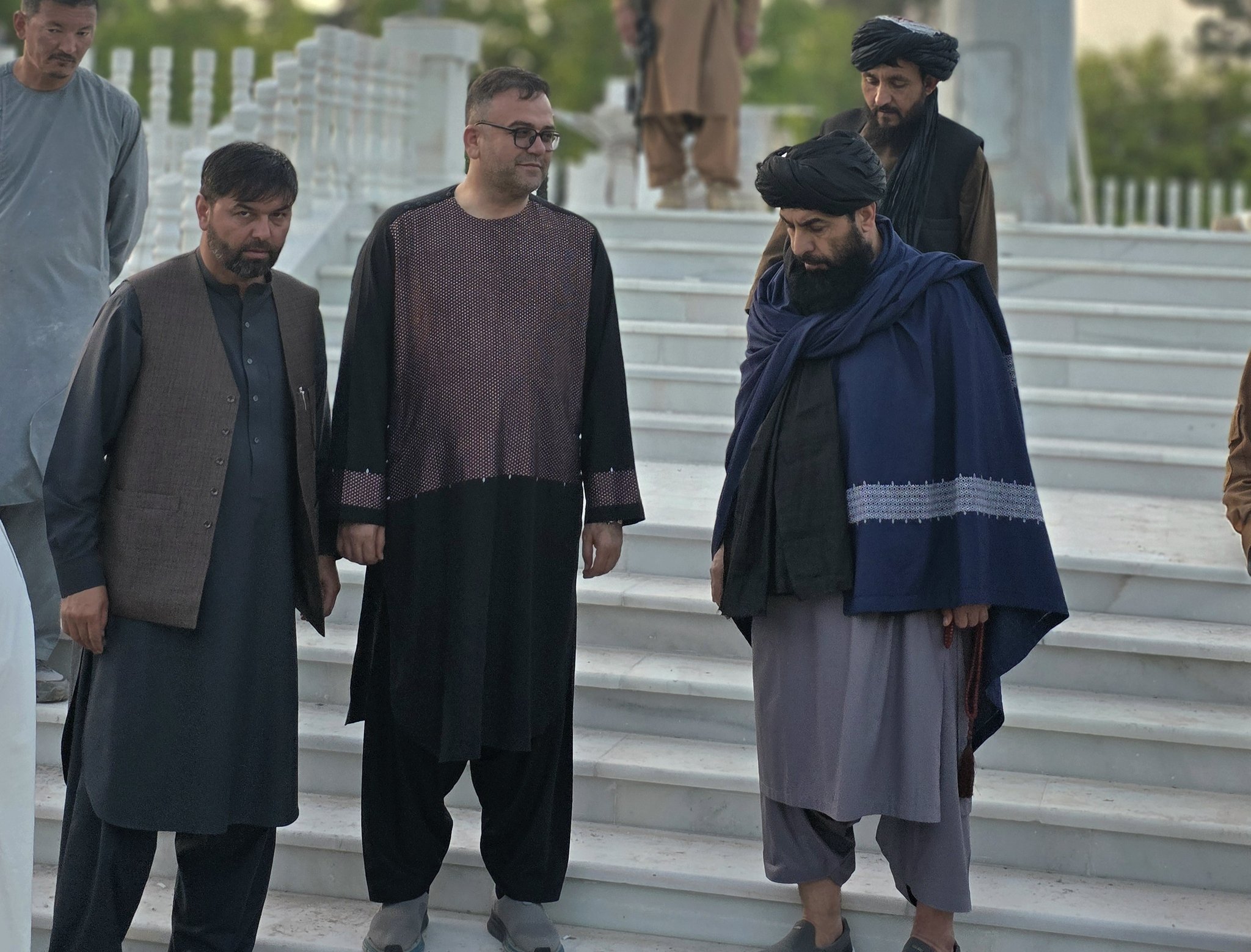 هزینه‌های میلیونی برای پرچم «امارت اسلامی»؛ بازرگانان در جست‌وجوی نزدیکی به طالبان