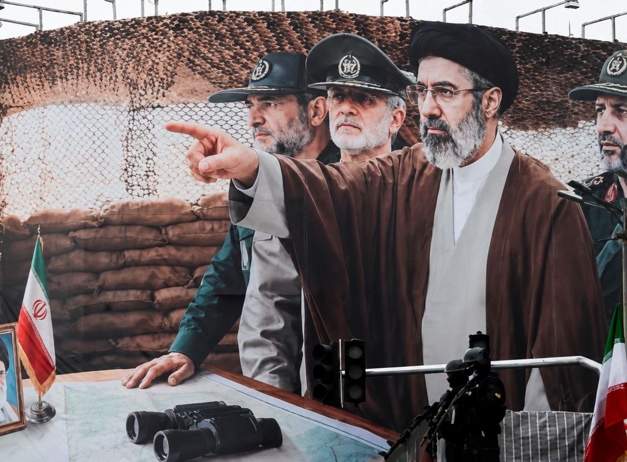 بازگشت به پیش از مشروطه؛ جمهوری اسلامی در آستانه حذف آخرین نشانه‌های جمهوریت