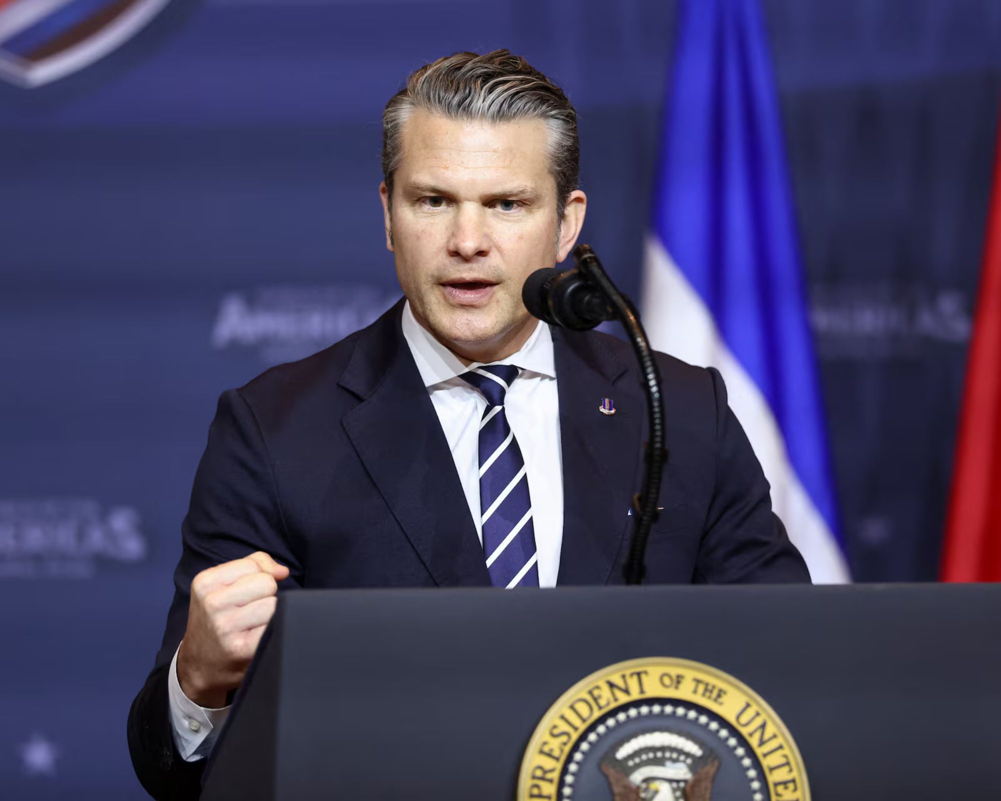 هگست: مقام‌های ارشد جمهوری اسلامی حالا «شغل موقت» دارند