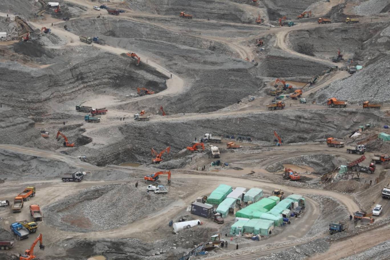 طالبان در حال استخراج گسترده طلا در بدخشان؛ پروژه‌های زیربنایی: صفر