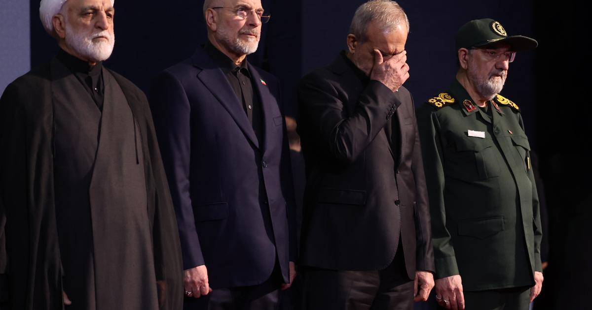 تشدید تحریم‌ها و ادامه محاصره دریایی؛ مقام‌های ایران به بحران اقتصادی وخیم اذعان می‌کنند