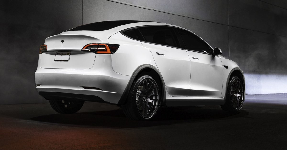 TESLA Model Y SUV