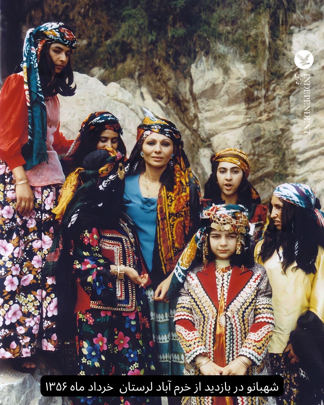 چاپ کلاقه ای لباس شهبانو فرح پهلوی صنایع دستی ایران  (14).jpg