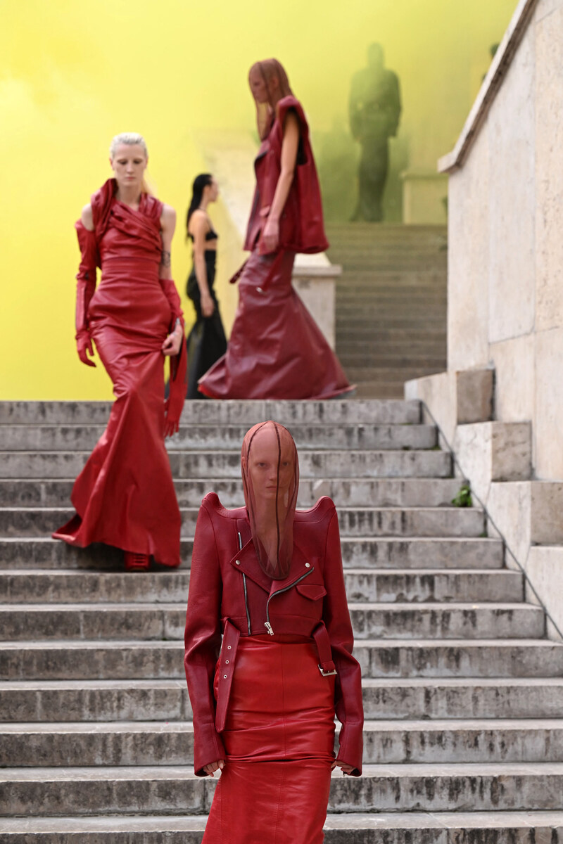 Rick Owens Paris Fashion Week Womenswear SpringSummer 2024 (10).jpg